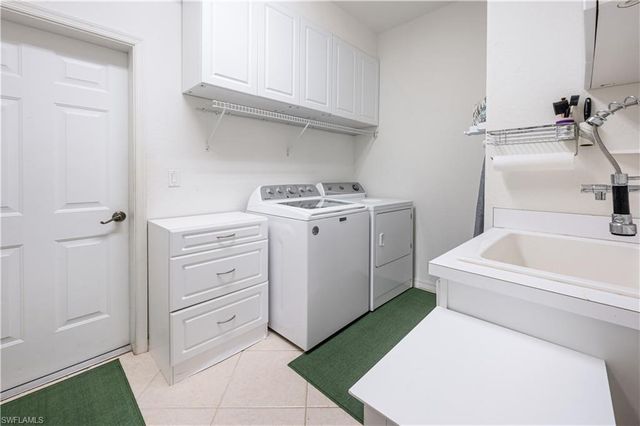 3911 Aurora CT, Naples, FL 34116