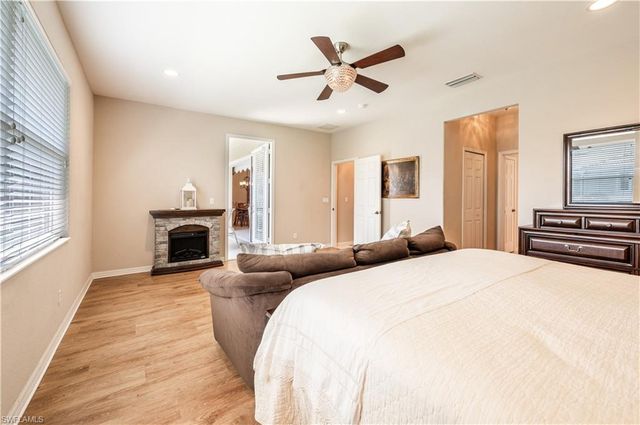 3911 Aurora CT, Naples, FL 34116