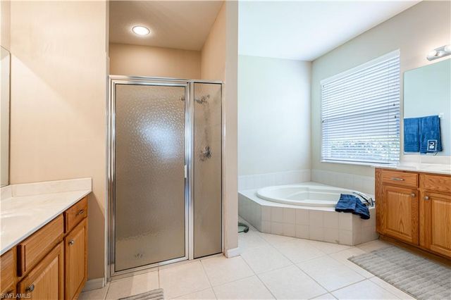 3911 Aurora CT, Naples, FL 34116