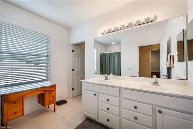 3911 Aurora CT, Naples, FL 34116