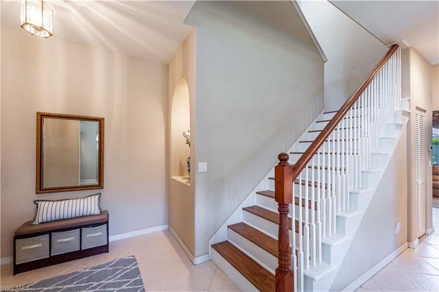 3911 Aurora CT, Naples, FL 34116