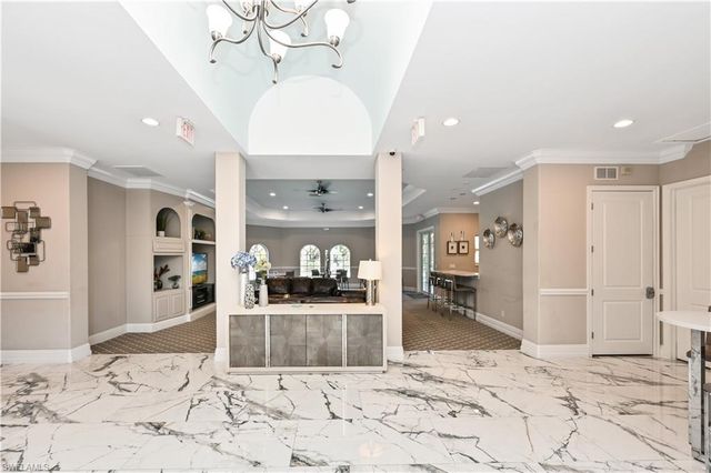 3911 Aurora CT, Naples, FL 34116