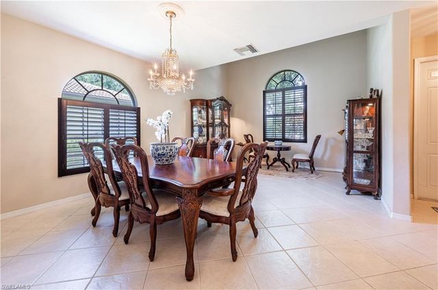 3911 Aurora CT, Naples, FL 34116