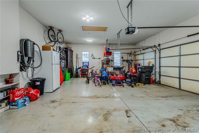 1984 Austin James Lane, Seymour, IN 47274