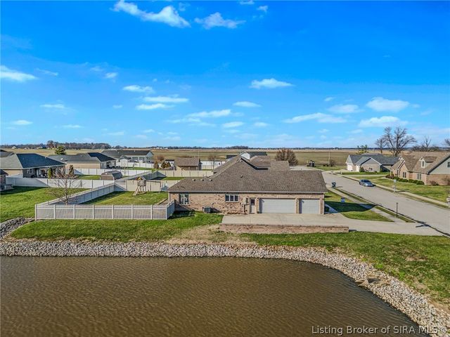 1984 Austin James Lane, Seymour, IN 47274