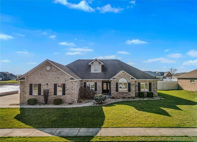 1984 Austin James Lane, Seymour, IN 47274