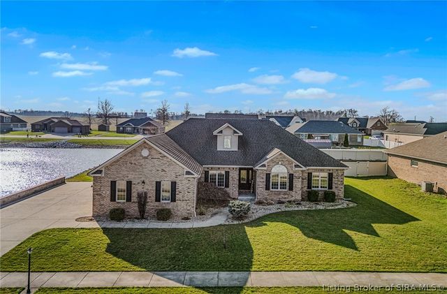 1984 Austin James Lane, Seymour, IN 47274