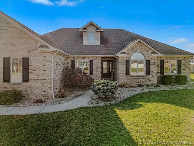 1984 Austin James Lane, Seymour, IN 47274