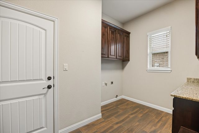 2038 Clive Drive, Granbury, TX 76048