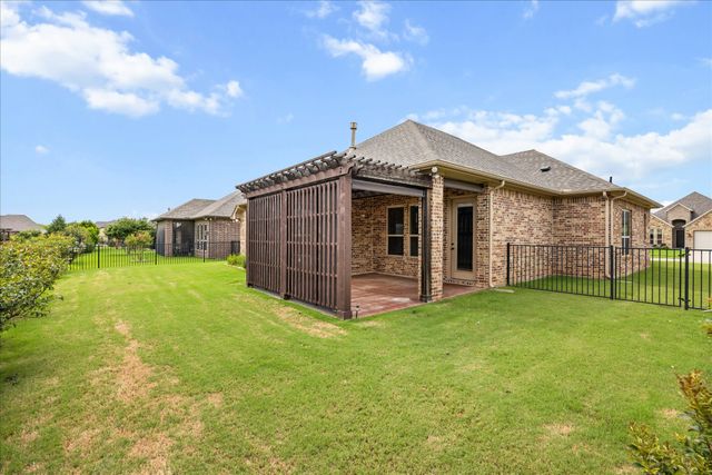 2038 Clive Drive, Granbury, TX 76048