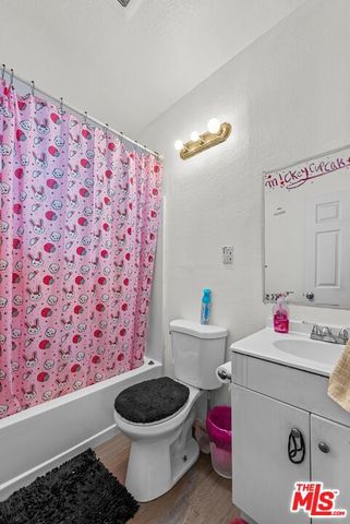 1325 E Adams Boulevard, Los Angeles, CA 90011