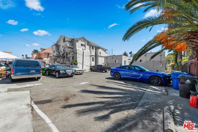 1325 E Adams Boulevard, Los Angeles, CA 90011