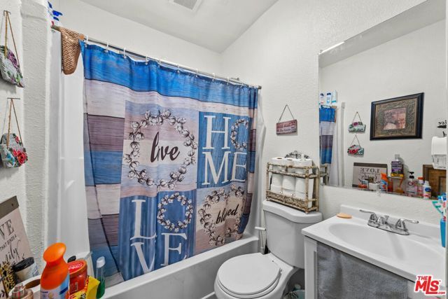 1325 E Adams Boulevard, Los Angeles, CA 90011