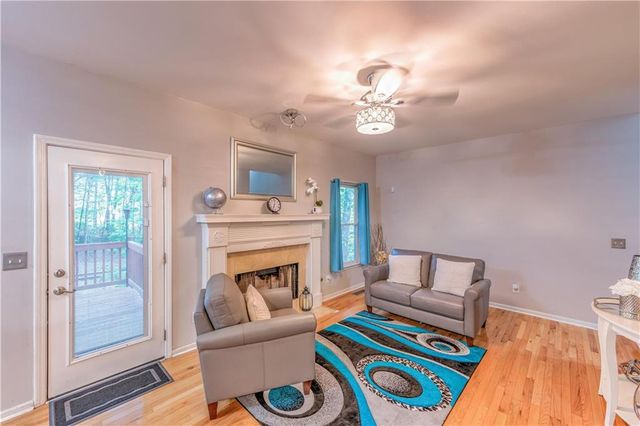 4321 Clairesbrook Lane, Acworth, GA 30101