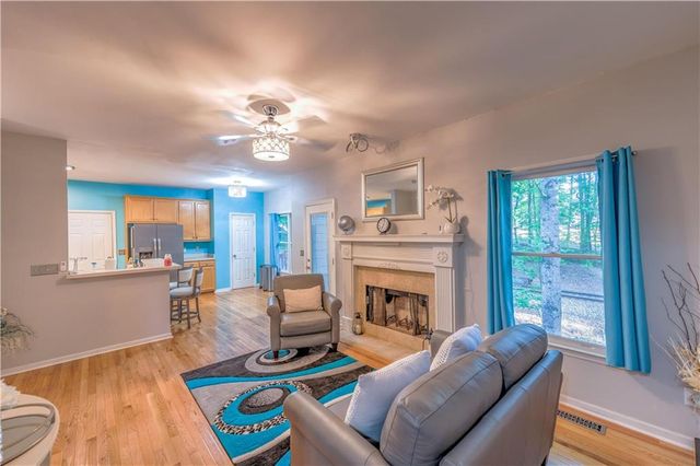 4321 Clairesbrook Lane, Acworth, GA 30101