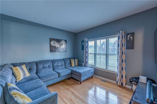 4321 Clairesbrook Lane, Acworth, GA 30101