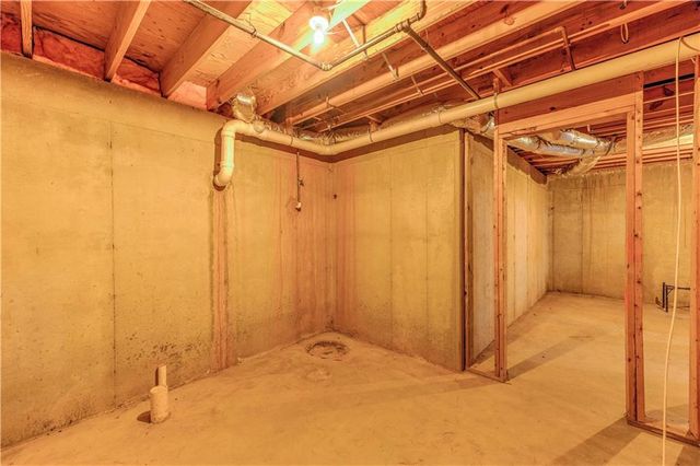 4321 Clairesbrook Lane, Acworth, GA 30101