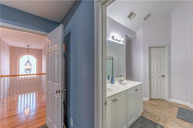 4321 Clairesbrook Lane, Acworth, GA 30101