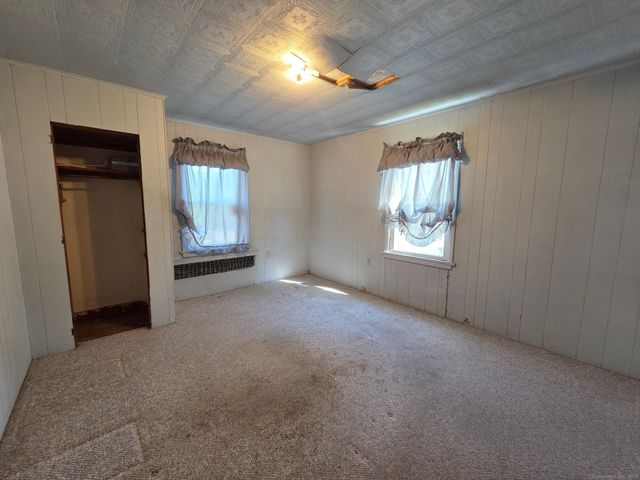 13 Central Avenue, Griswold, CT 06351