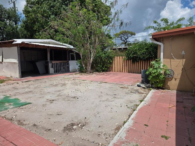 905 S F Street, Lake Worth Beach, FL 33460