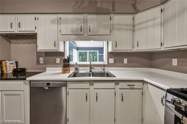 5862 Gareau Drive, North Olmsted, OH 44070