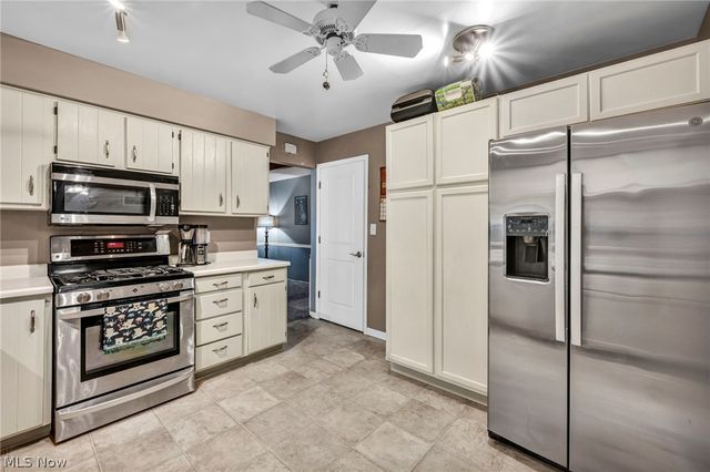 5862 Gareau Drive, North Olmsted, OH 44070