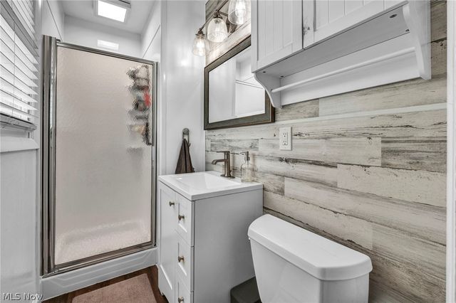 5862 Gareau Drive, North Olmsted, OH 44070