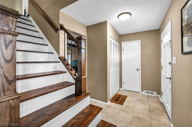 5862 Gareau Drive, North Olmsted, OH 44070