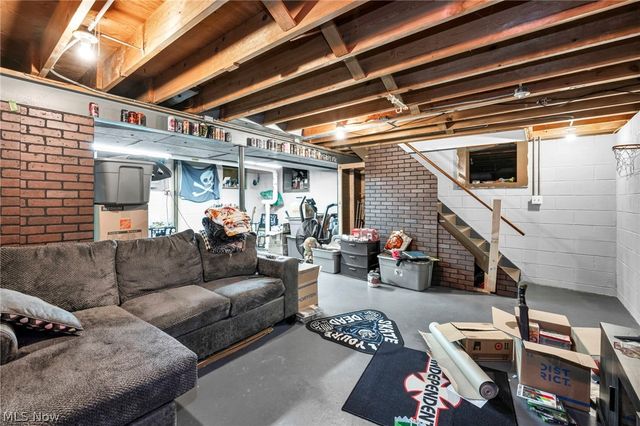 5862 Gareau Drive, North Olmsted, OH 44070