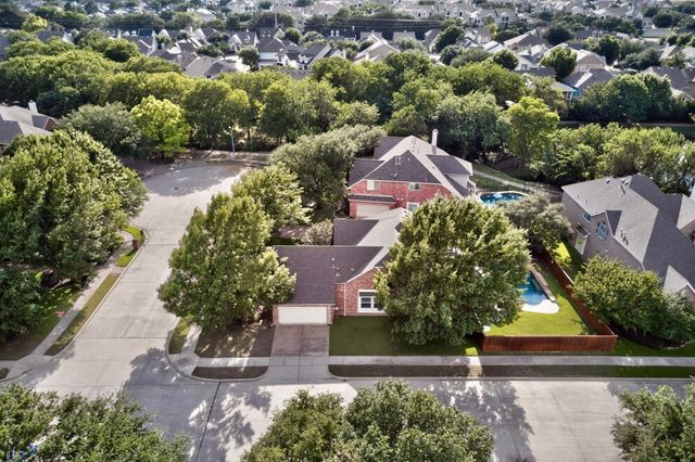 700 Salmon Run Court, Euless, TX 76039