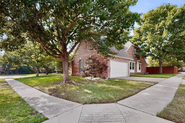 700 Salmon Run Court, Euless, TX 76039