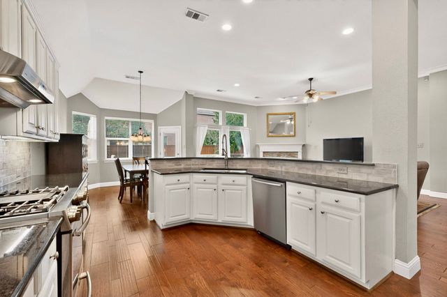 700 Salmon Run Court, Euless, TX 76039
