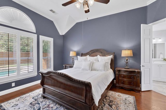 700 Salmon Run Court, Euless, TX 76039