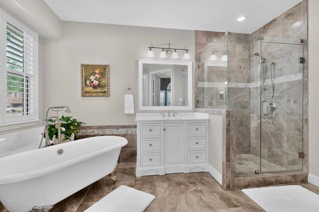 700 Salmon Run Court, Euless, TX 76039