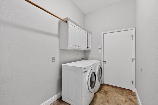 700 Salmon Run Court, Euless, TX 76039