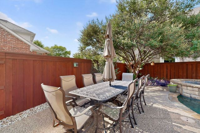 700 Salmon Run Court, Euless, TX 76039