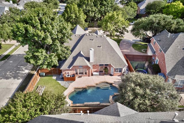 700 Salmon Run Court, Euless, TX 76039