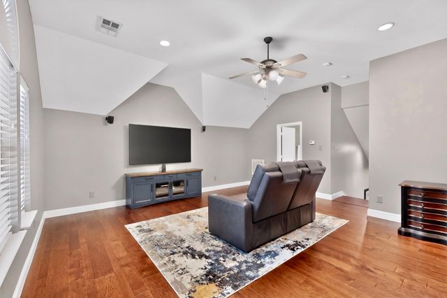 700 Salmon Run Court, Euless, TX 76039