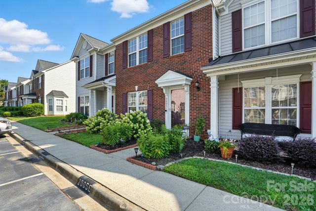 2005 Cramerton Village Drive E, Cramerton, NC 28032