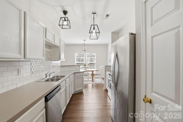 2005 Cramerton Village Drive E, Cramerton, NC 28032