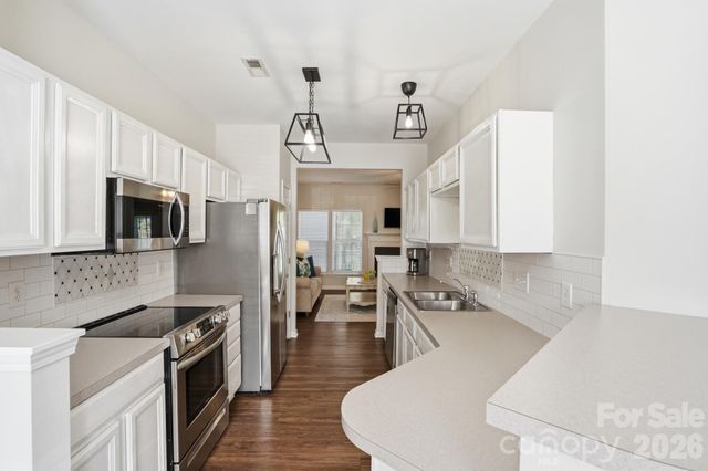 2005 Cramerton Village Drive E, Cramerton, NC 28032