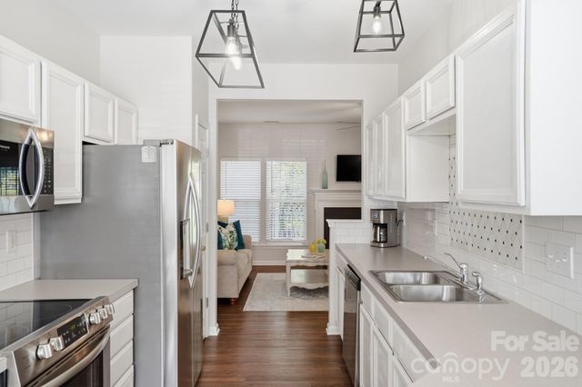 2005 Cramerton Village Drive E, Cramerton, NC 28032