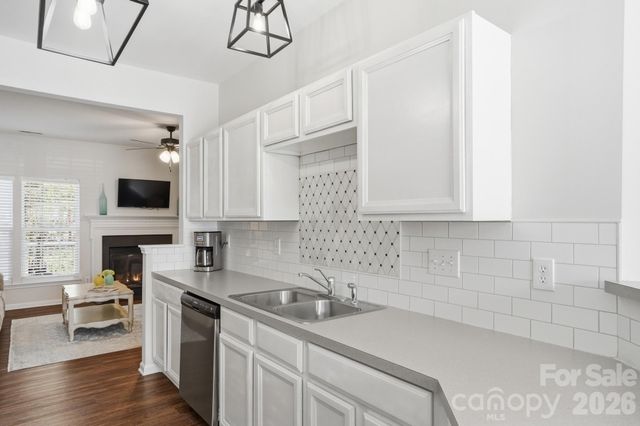 2005 Cramerton Village Drive E, Cramerton, NC 28032