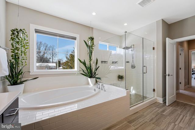 2838 CAMBRIDGE PARK PL, Fairfax, VA 22031