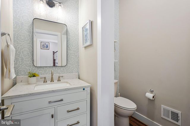 2838 CAMBRIDGE PARK PL, Fairfax, VA 22031