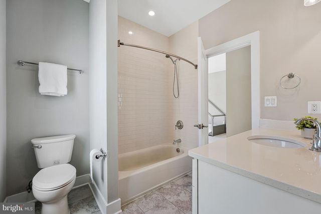 2838 CAMBRIDGE PARK PL, Fairfax, VA 22031