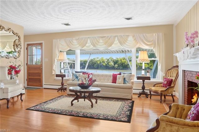 1 Idlewood AVE, Portsmouth, VA 23704