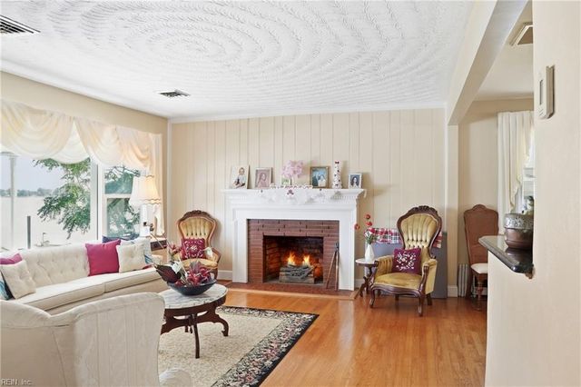 1 Idlewood AVE, Portsmouth, VA 23704
