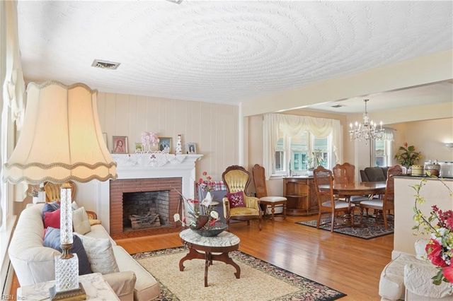 1 Idlewood AVE, Portsmouth, VA 23704