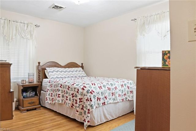 1 Idlewood AVE, Portsmouth, VA 23704